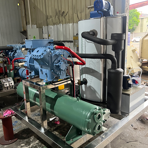 5-ton flake ice machine was sent to Viet